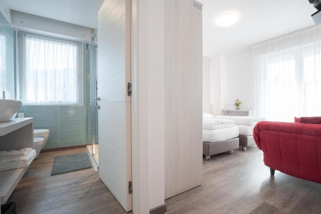 Hotel Rolly Рива дел Гарда Екстериор снимка