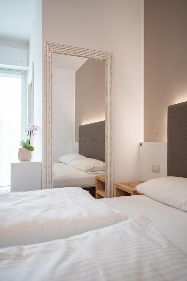Hotel Rolly Рива дел Гарда Екстериор снимка