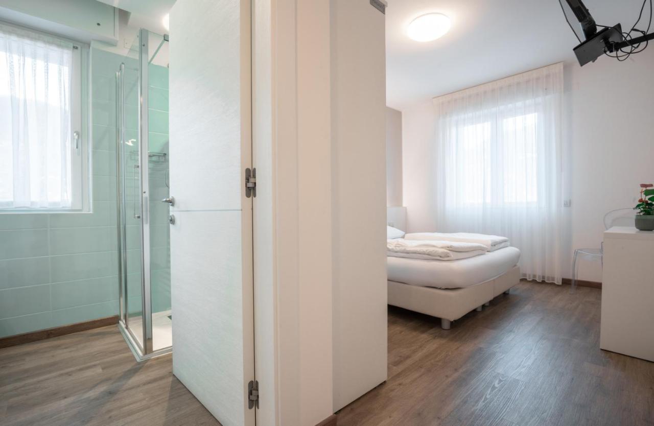 Hotel Rolly Рива дел Гарда Екстериор снимка